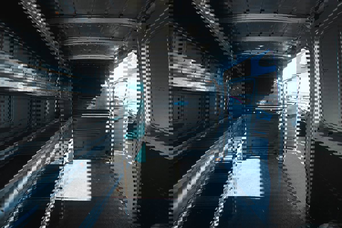 Used 2018 Mercedes-Benz Sprinter 2500 image 16