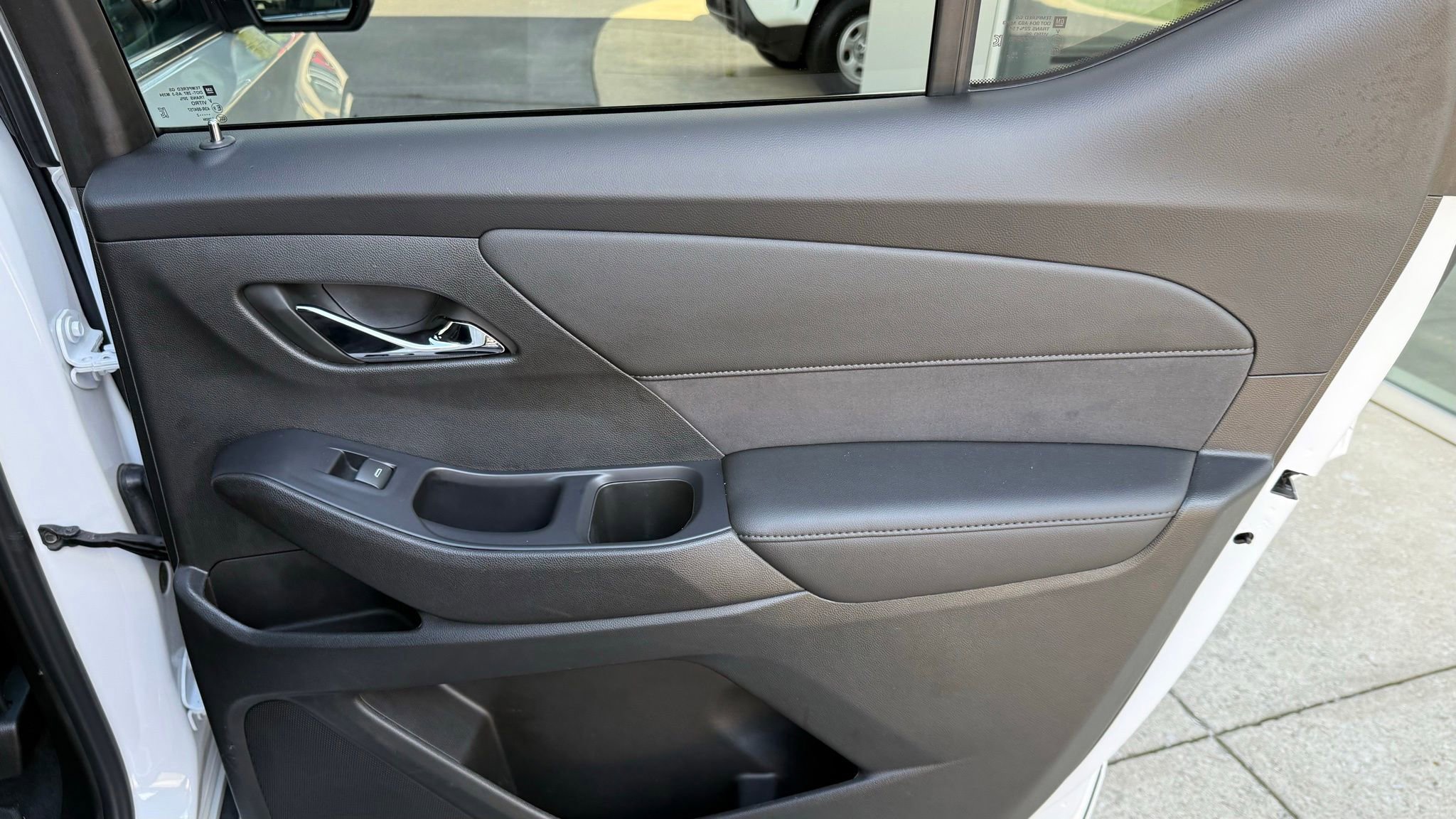 Used 2022 Chevrolet Traverse High Country image 16