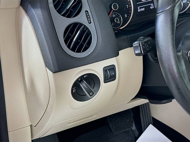 Used 2015 Volkswagen Tiguan SE image 11