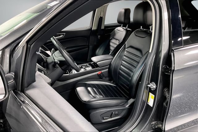 Used 2020 Ford Edge SEL w/ Convenience Package FWD image 19