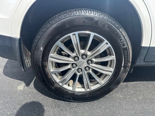 Used 2017 Cadillac XT5 Luxury w/ Driver Awareness Package FWD image 18