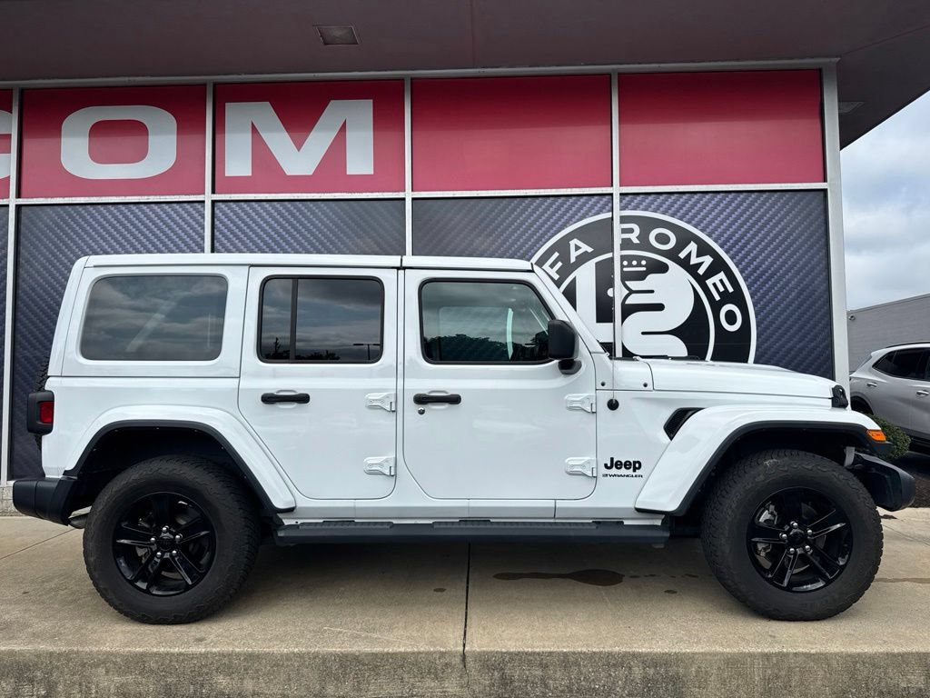 Used 2023 Jeep Wrangler Unlimited Sahara AWD/4WD image 4