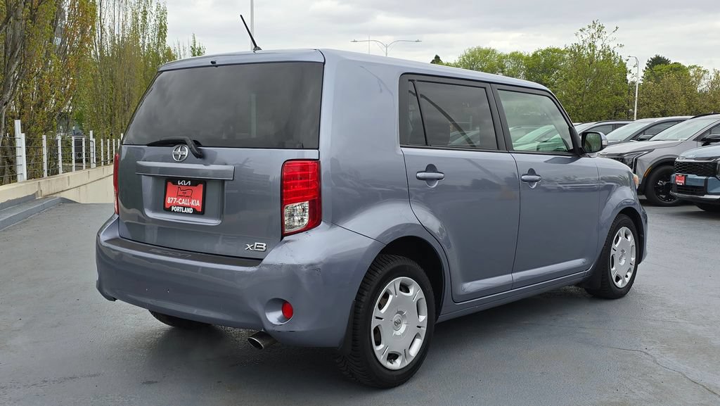 Used 2012 Scion xB FWD image 3