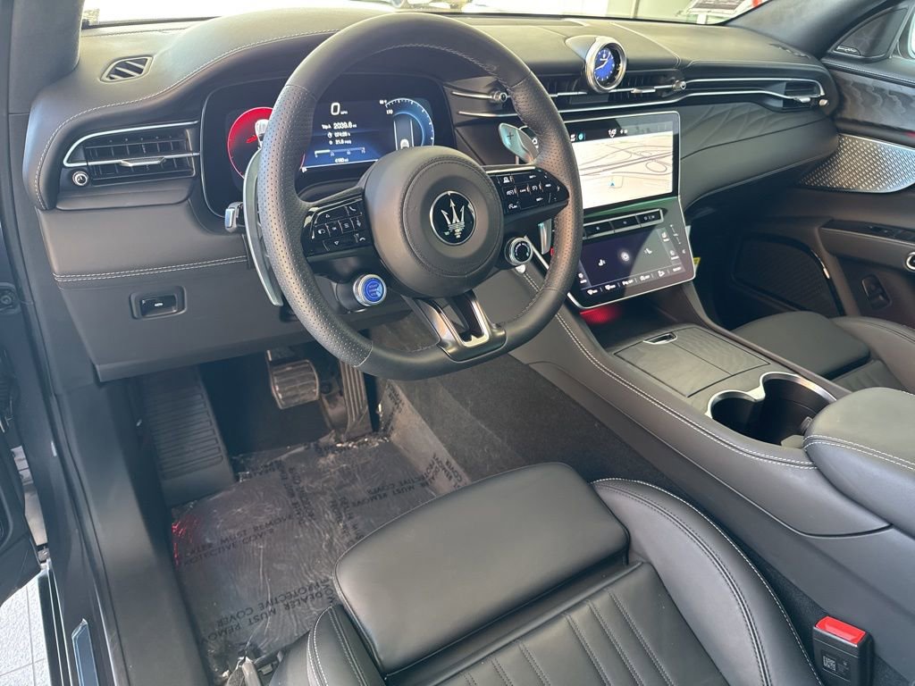 Used 2025 Maserati Grecale GT image 15