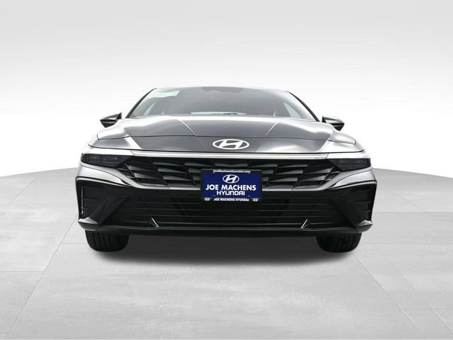 Used 2026 Hyundai Elantra Sport FWD image 31