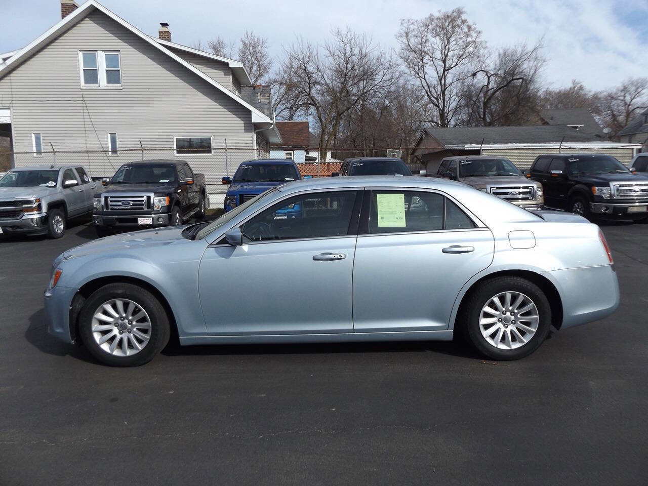 Used 2013 Chrysler 300 w/ Driver Convenience Group image 11