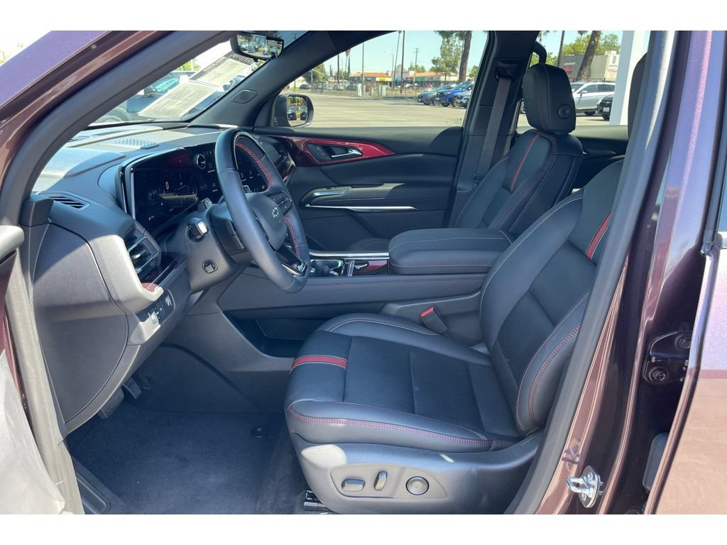 Used 2026 Chevrolet Traverse RS w/ LPO, Cargo Package FWD image 11