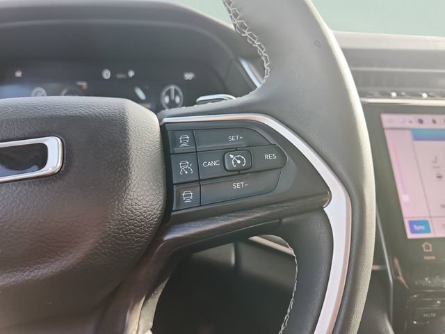 Used 2023 Jeep Grand Cherokee L Limited image 23