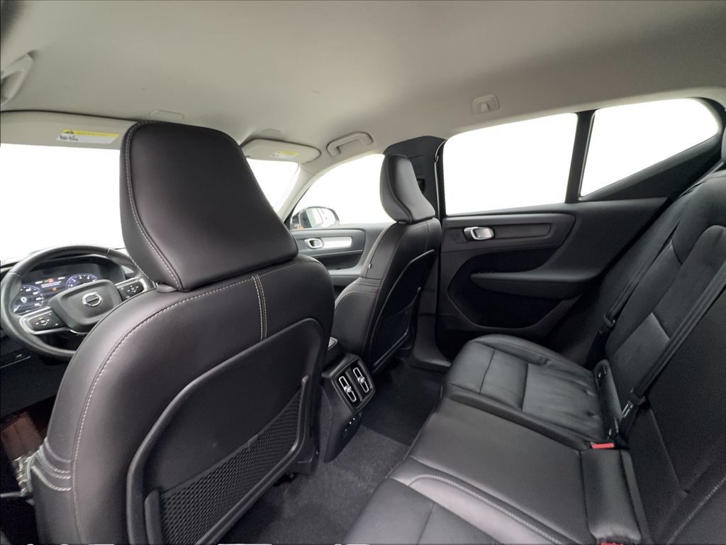 Used 2021 Volvo XC40 T5 Momentum w/ Premium Package AWD/4WD image 23