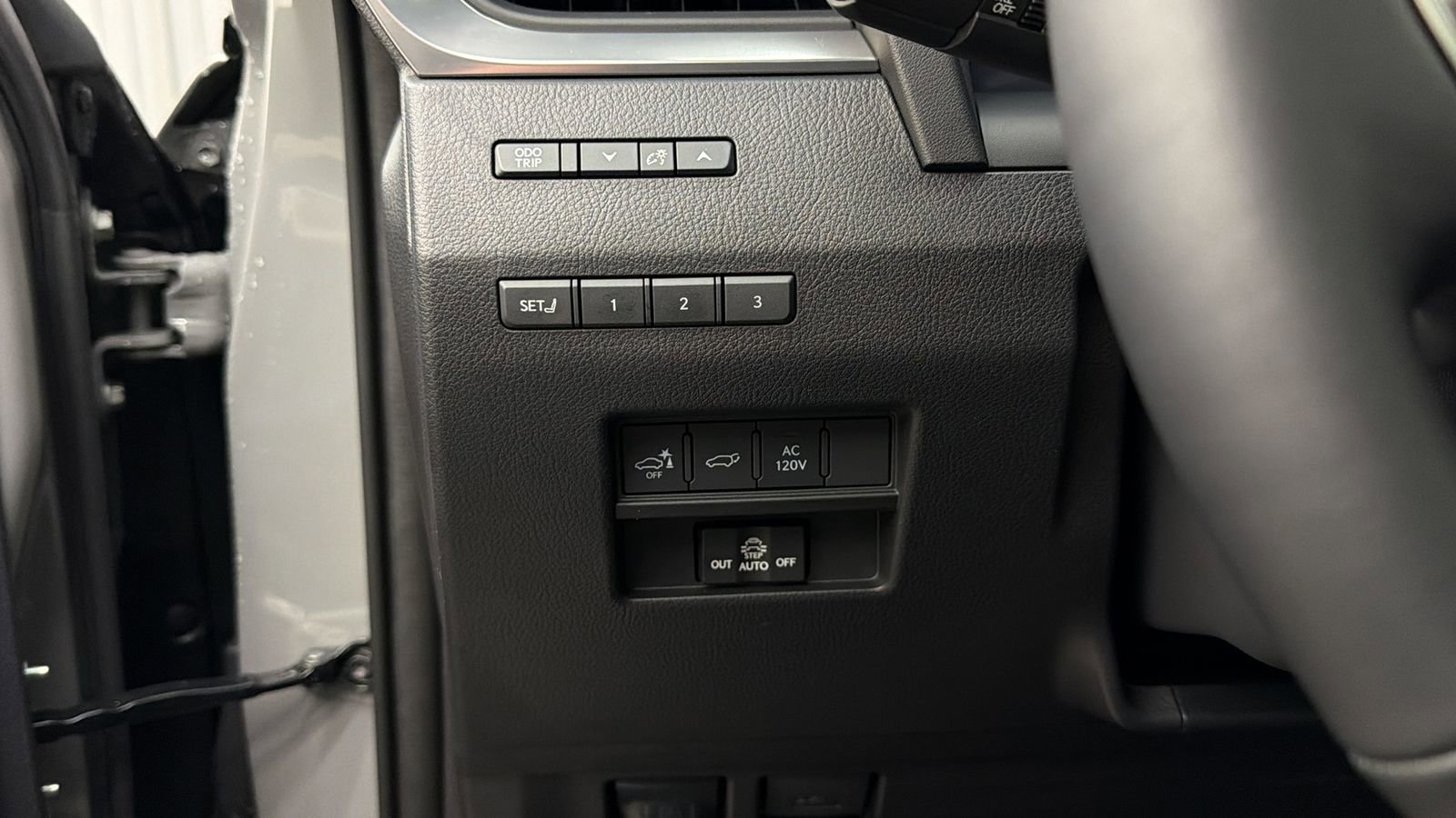 Used 2026 Lexus GX 550 w/ Accessory Package (2T) image 24