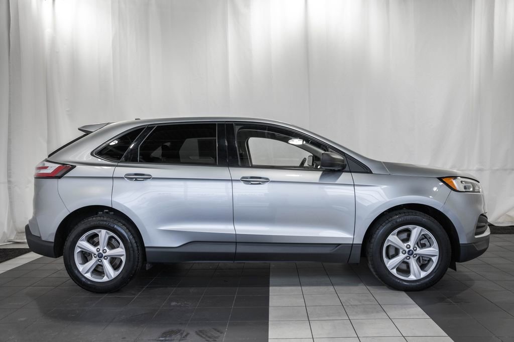 Used 2022 Ford Edge SE image 3