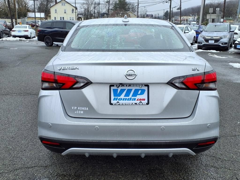 Used 2021 Nissan Versa SV FWD image 5