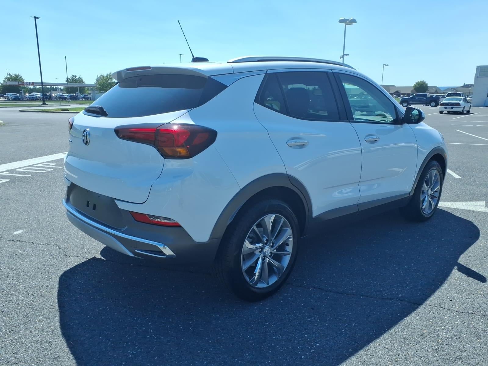 Certified 2022 Buick Encore GX Essence w/ Experience Buick Package FWD image 4