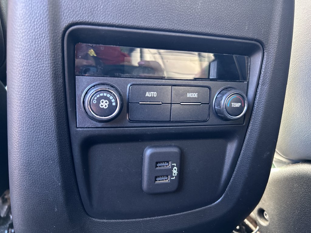 Used 2020 Buick Enclave Essence FWD image 16