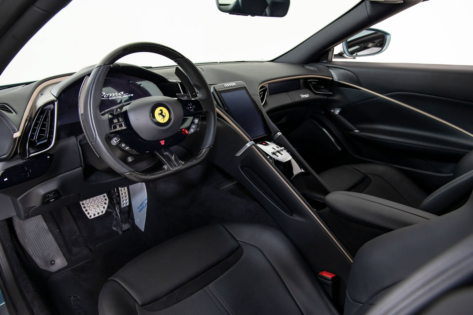 Certified 2025 Ferrari Roma Spider RWD image 4