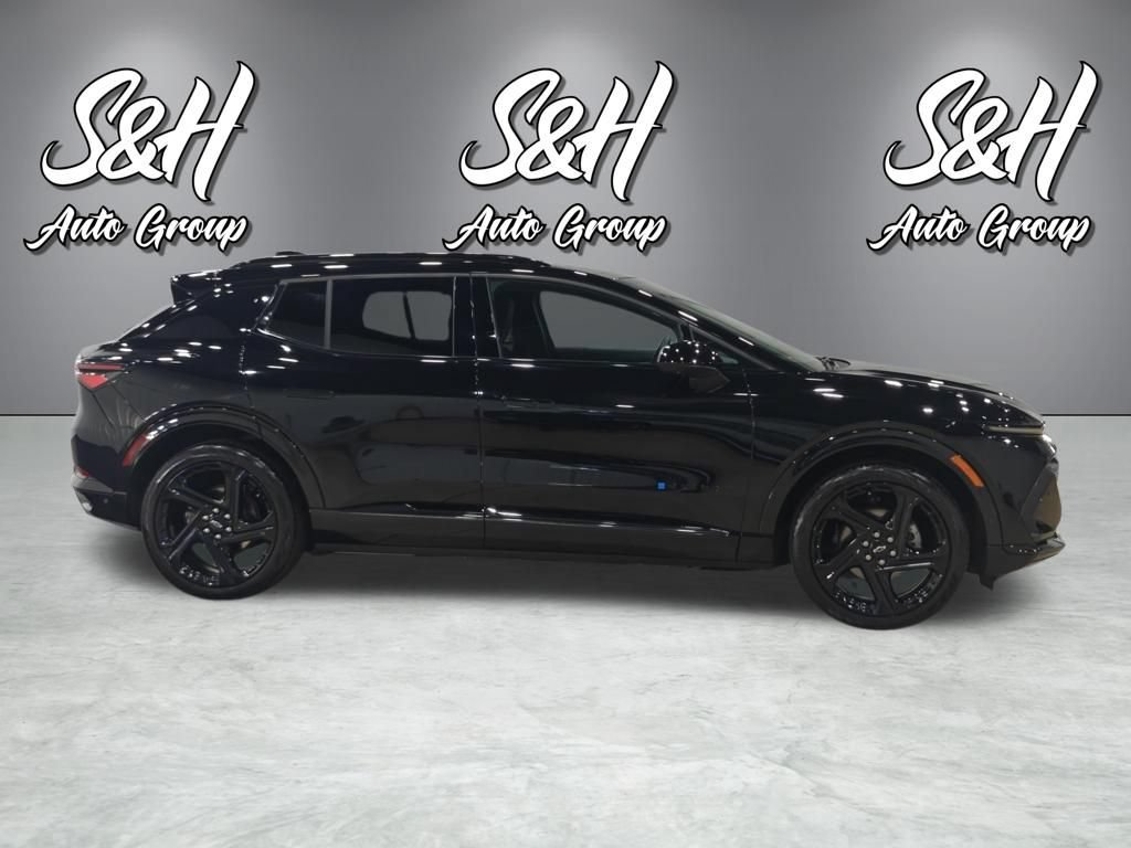 Used 2024 Chevrolet Equinox EV RS FWD image 19