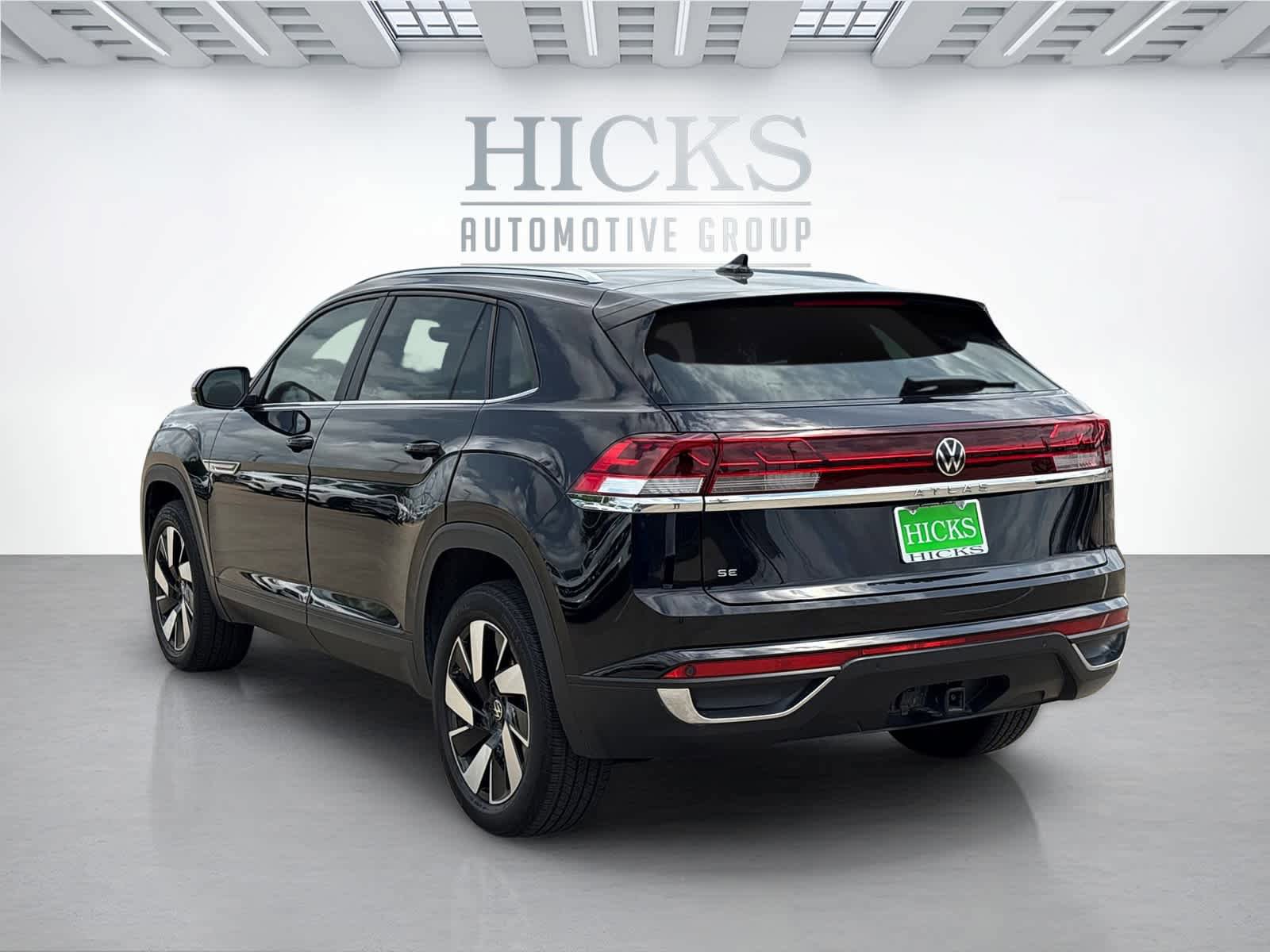 Used 2024 Volkswagen Atlas Cross Sport SE FWD image 7