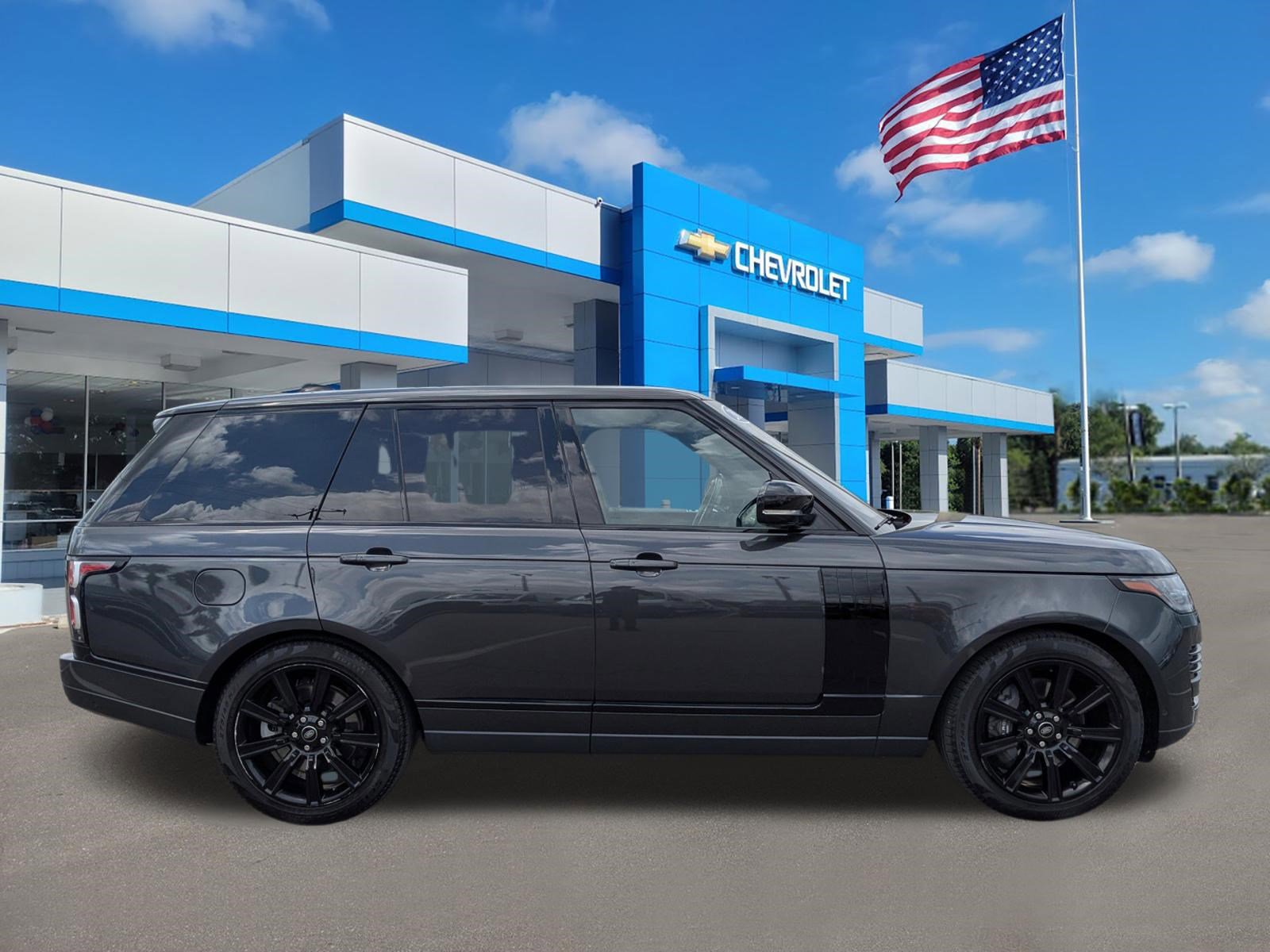 Used 2022 Land Rover Range Rover Westminster Edition image 3