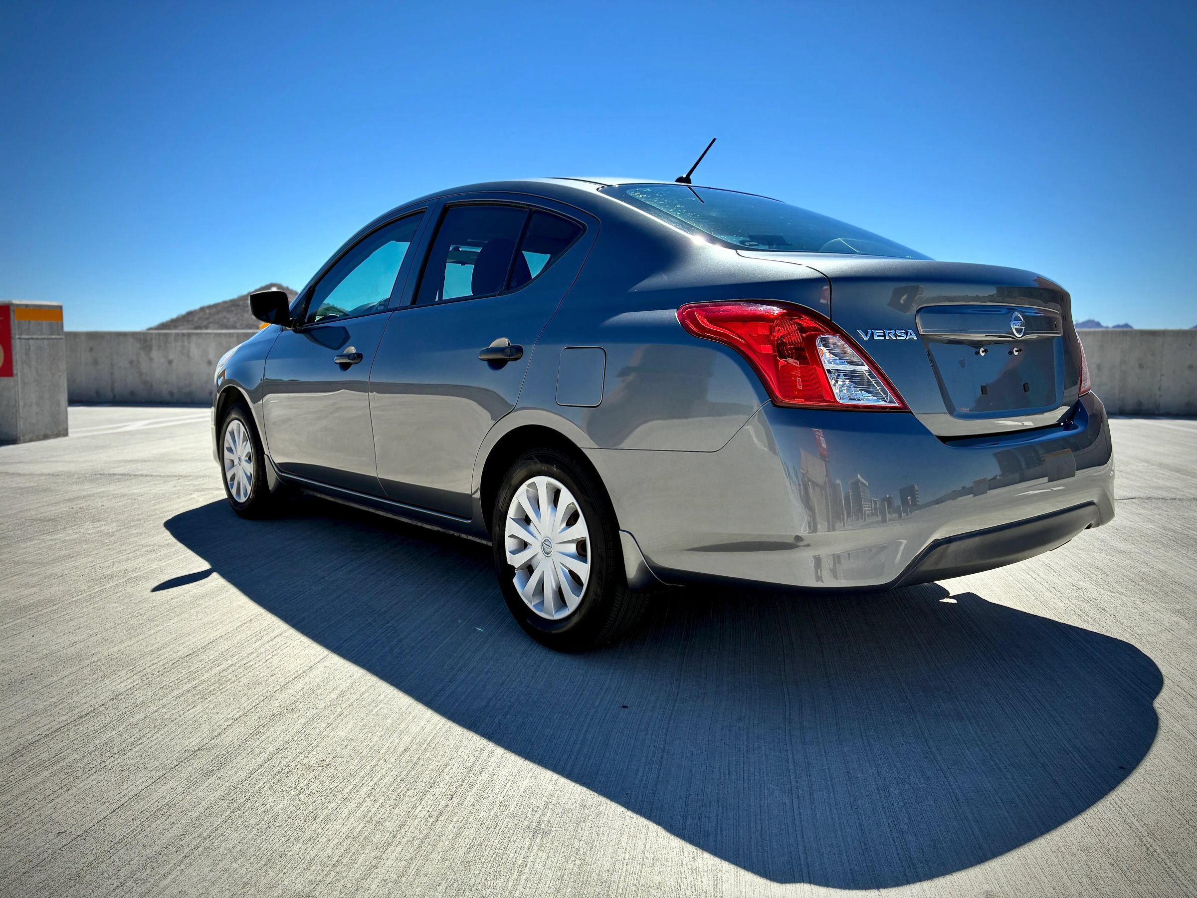 Used 2018 Nissan Versa S FWD image 6