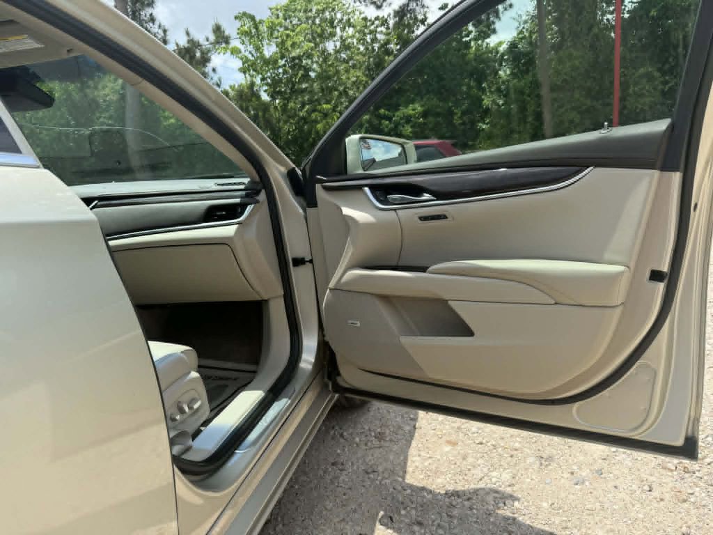 Used 2014 Cadillac XTS Premium FWD image 19