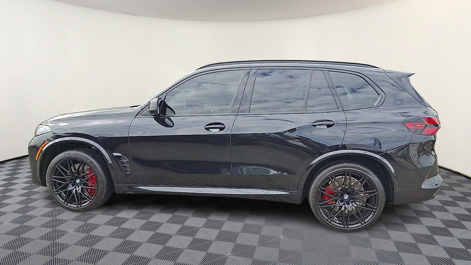 Used 2025 BMW X5 M Competition w/ Executive Package AWD/4WD image 5