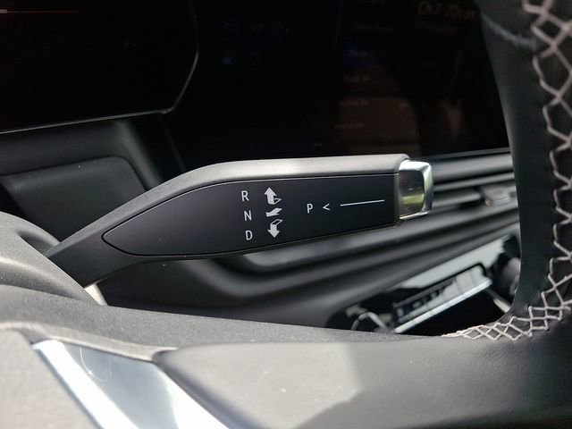 Used 2025 Chevrolet Silverado EV LT AWD/4WD image 17