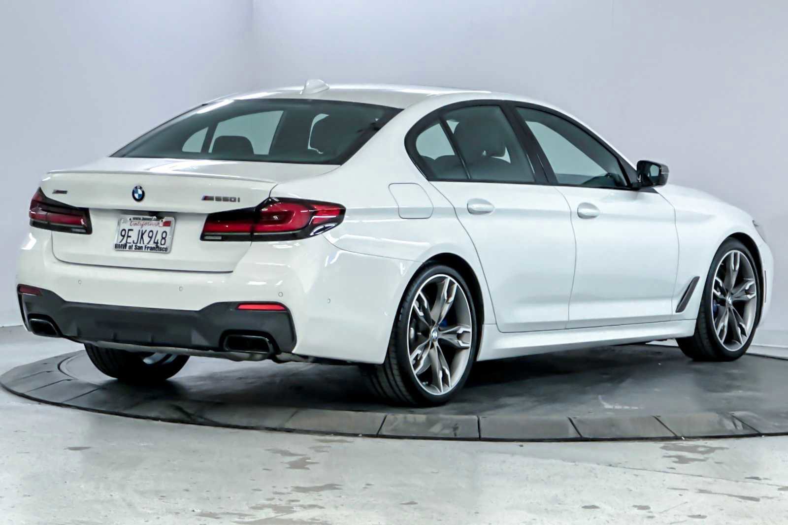 Used 2023 BMW M550i xDrive image 2