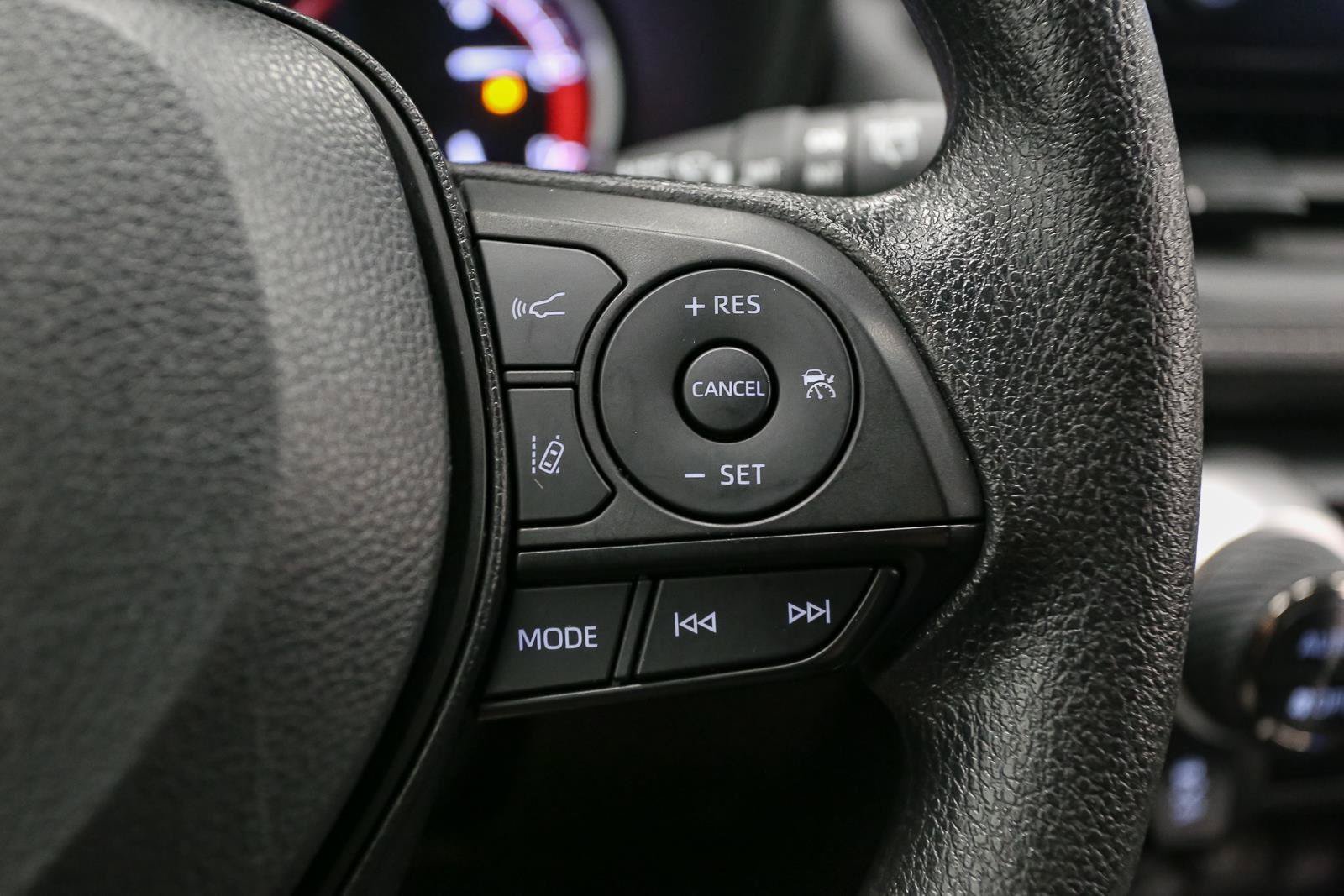 Certified 2025 Toyota RAV4 XLE AWD/4WD image 35