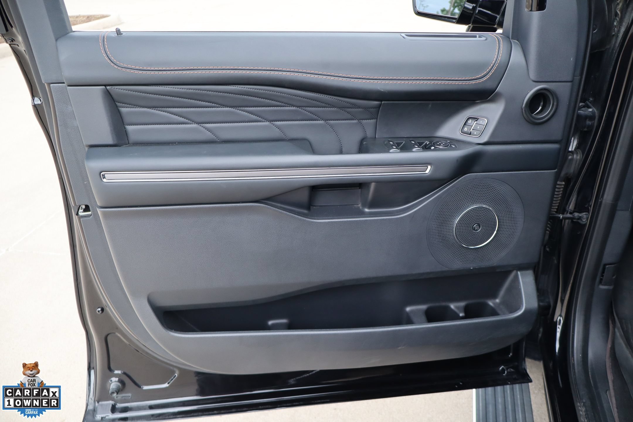 Used 2023 Ford Expedition Platinum RWD image 12