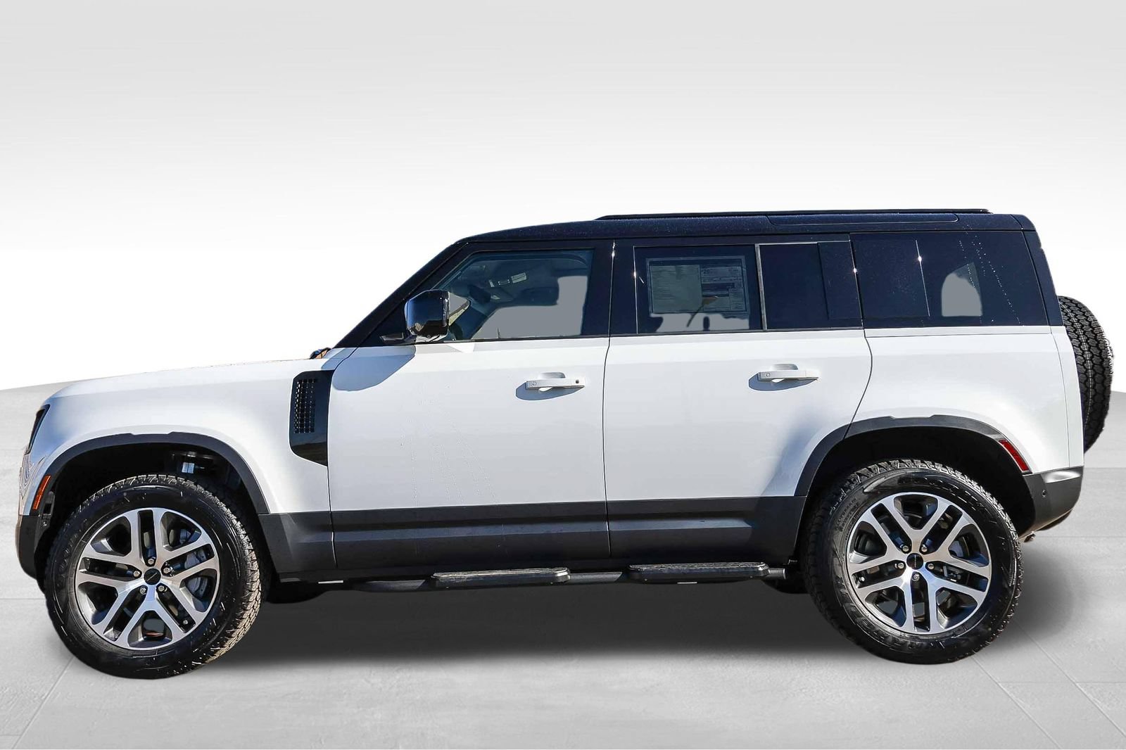 Certified 2026 Land Rover Defender 110 S AWD/4WD image 7