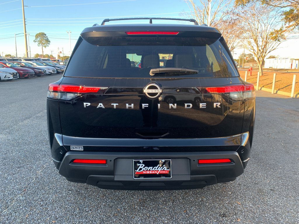 New 2025 Nissan Pathfinder SV image 6