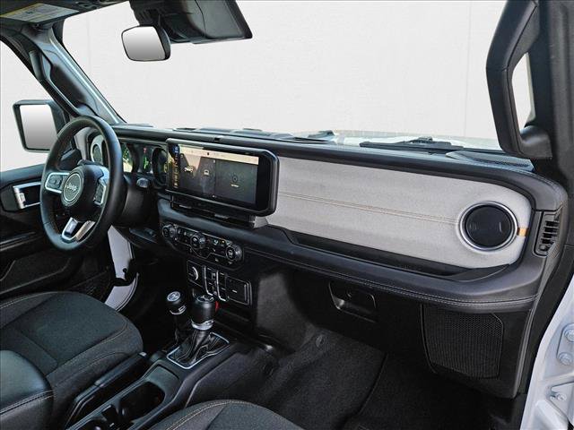 Used 2024 Jeep Wrangler Sahara image 22