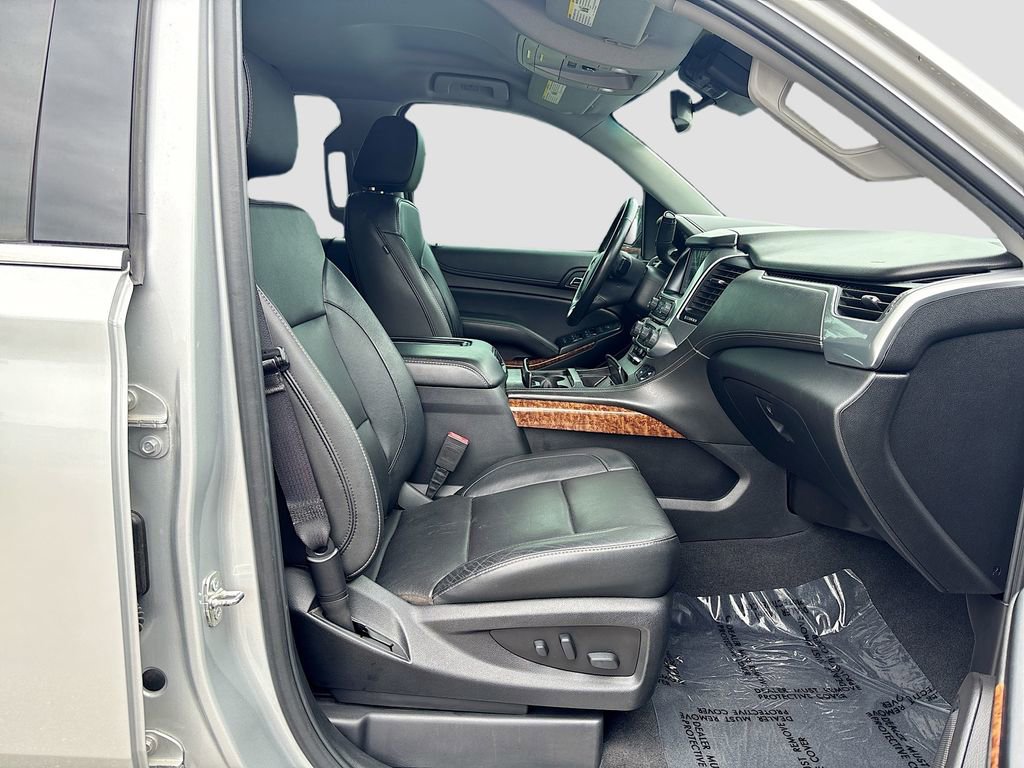 Used 2020 Chevrolet Suburban Premier RWD image 30