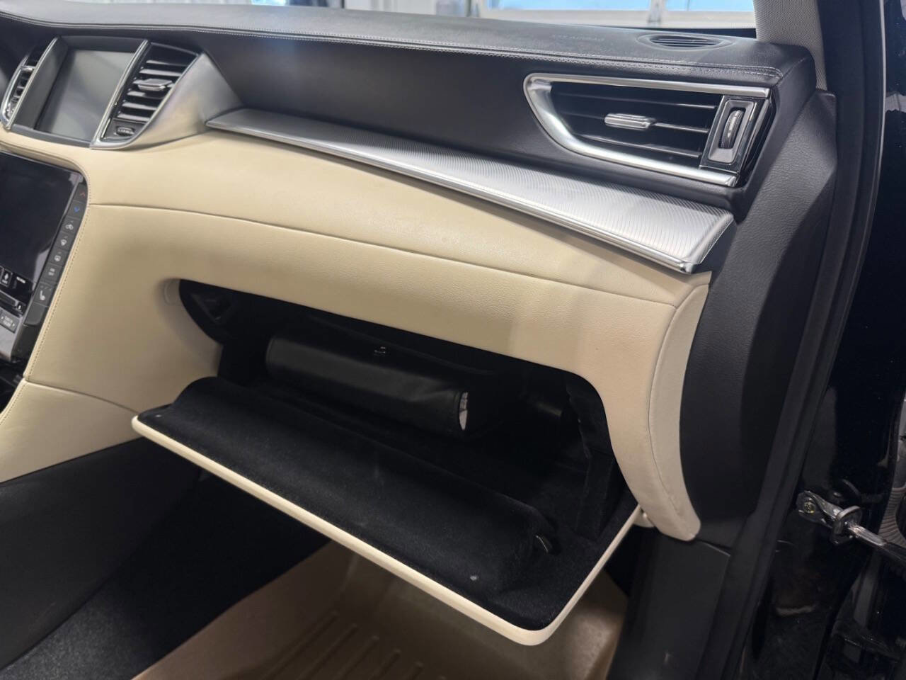 Used 2019 INFINITI QX50 Essential w/ Premium Heat Package image 21