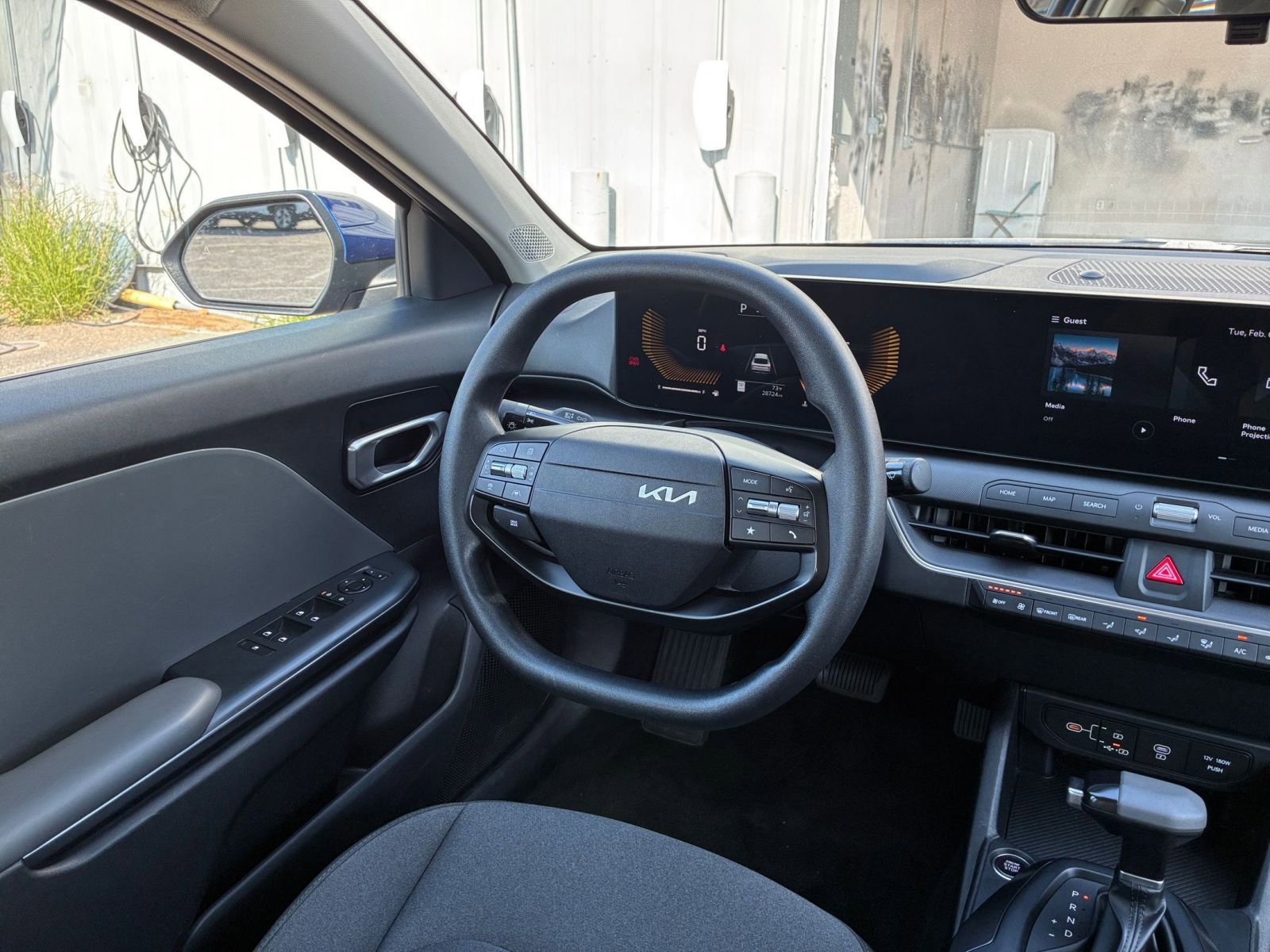 Used 2025 Kia K4 LXS image 33