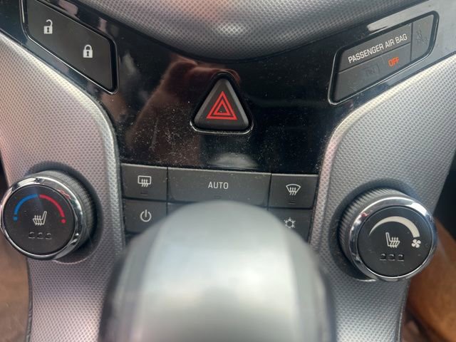 Used 2011 Chevrolet Cruze LTZ image 12