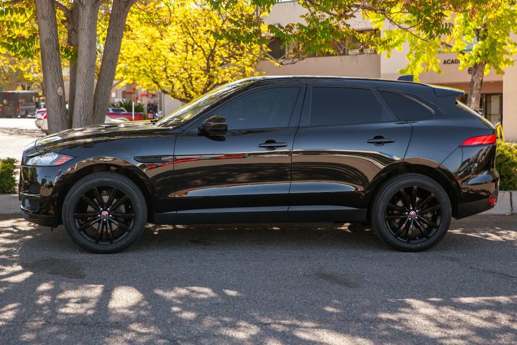 Used 2020 Jaguar F-PACE Prestige image 8