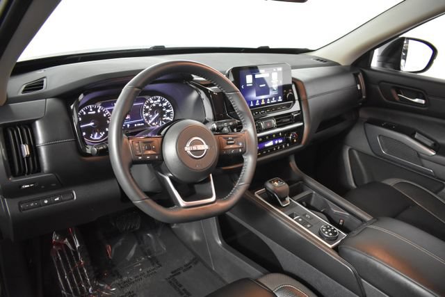 Used 2024 Nissan Pathfinder SL w/ Cargo Package AWD/4WD image 13