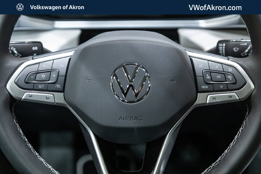 New 2026 Volkswagen Taos SE FWD image 18