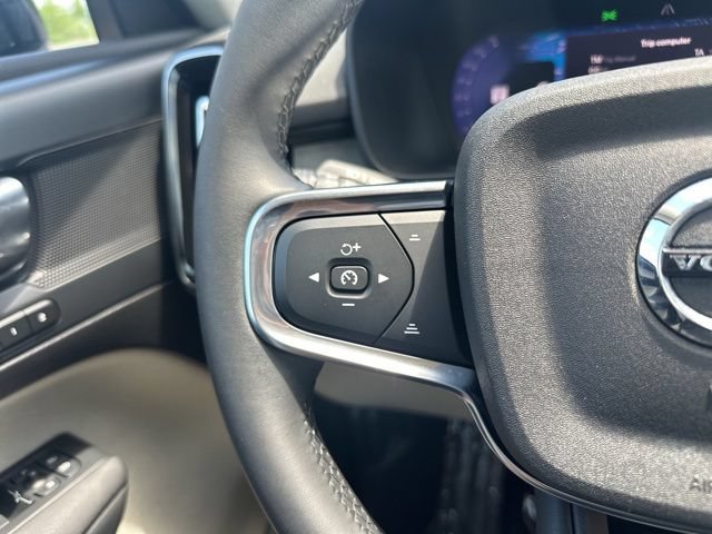 Certified 2023 Volvo XC40 B5 Plus w/ Climate Package AWD/4WD image 24
