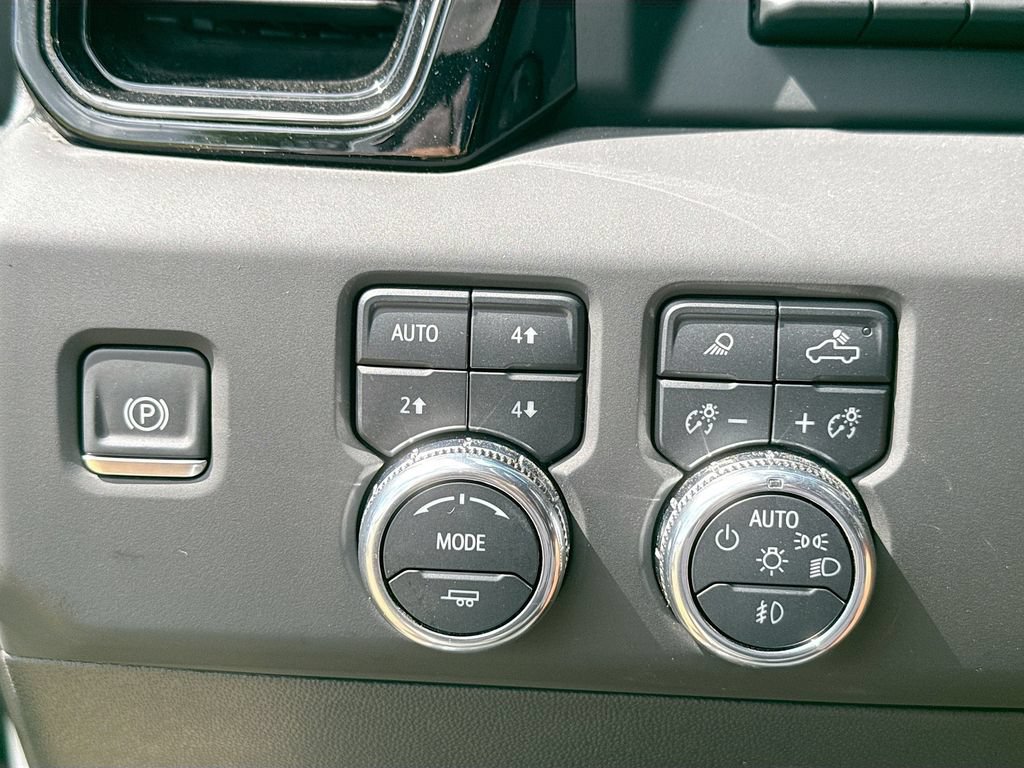 Used 2025 GMC Sierra 1500 AT4 w/ AT4 Premium Package AWD/4WD image 22