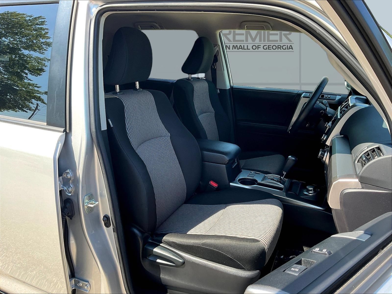 Used 2024 Toyota 4Runner SR5 AWD/4WD image 30