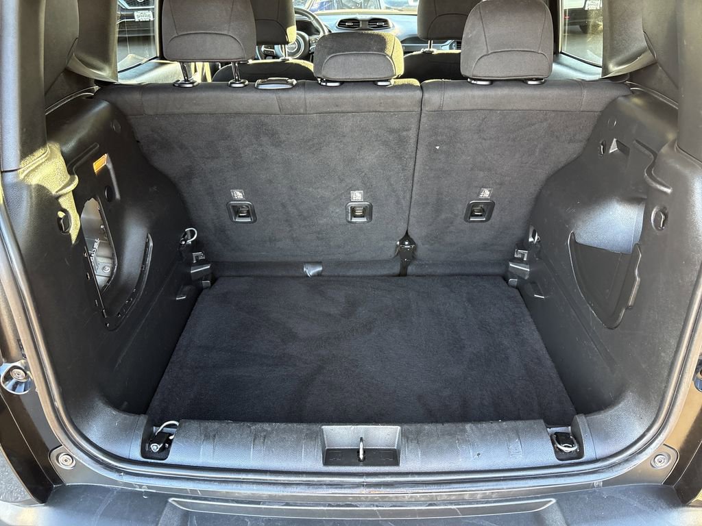 Used 2022 Jeep Renegade Latitude image 24