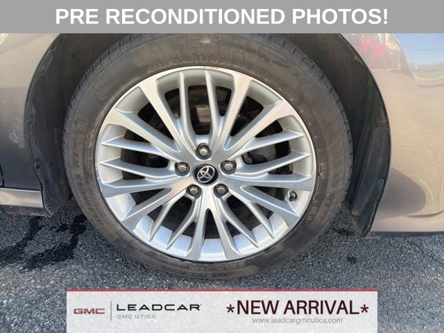 Used 2018 Toyota Camry XLE FWD image 9