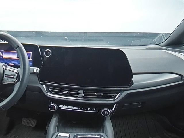 Used 2024 Chevrolet Equinox EV RS FWD image 18