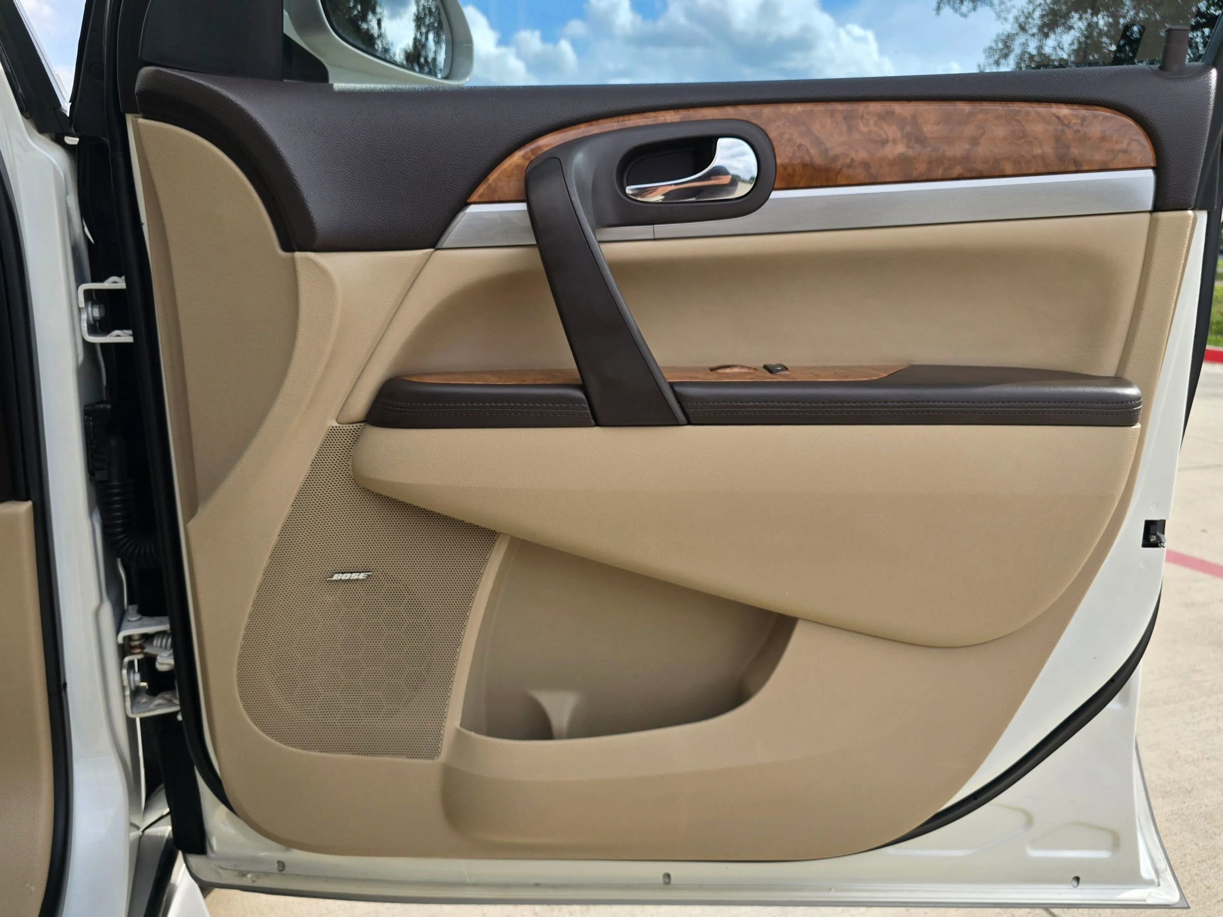 Used 2011 Buick Enclave CXL FWD image 18