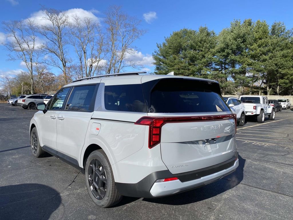 New 2026 Kia Carnival EX image 3