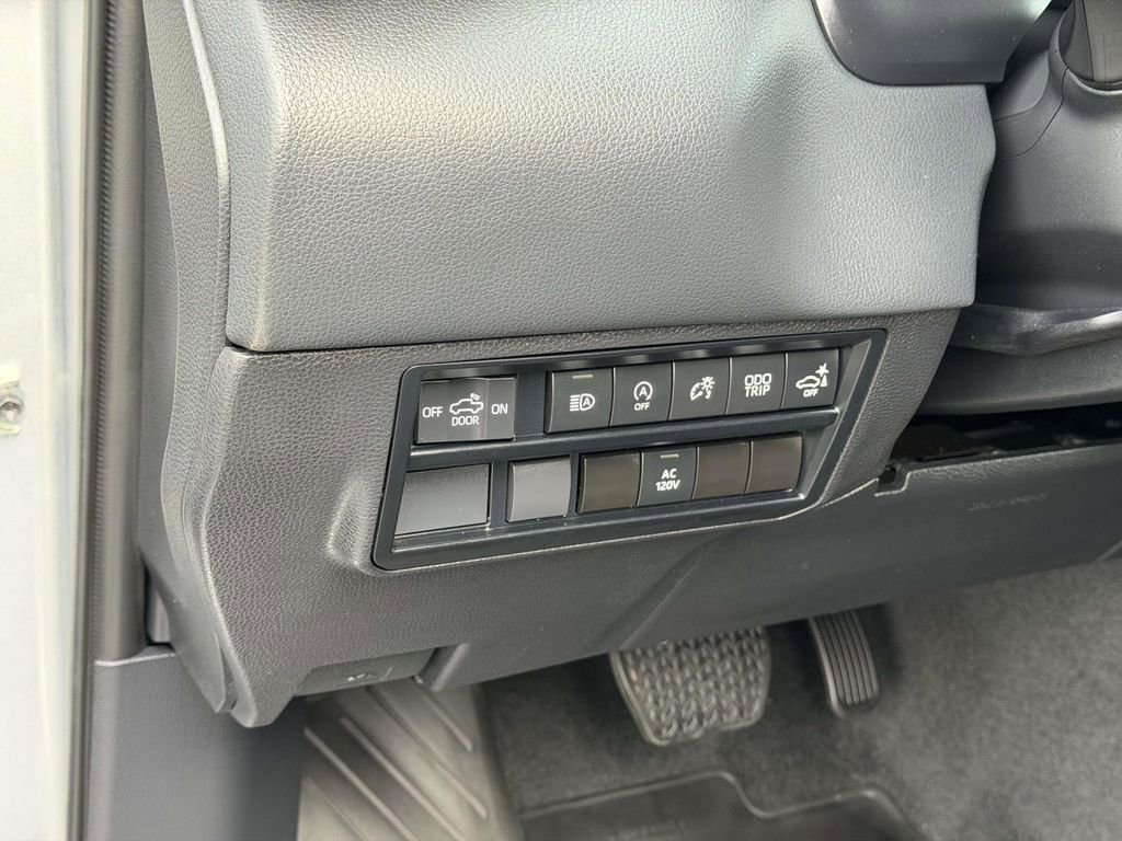 Used 2023 Toyota Tundra Limited AWD/4WD image 19