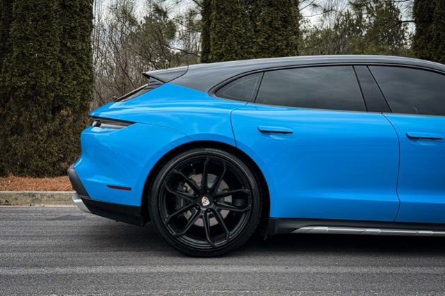 Used 2022 Porsche Taycan 4 Cross Turismo image 11