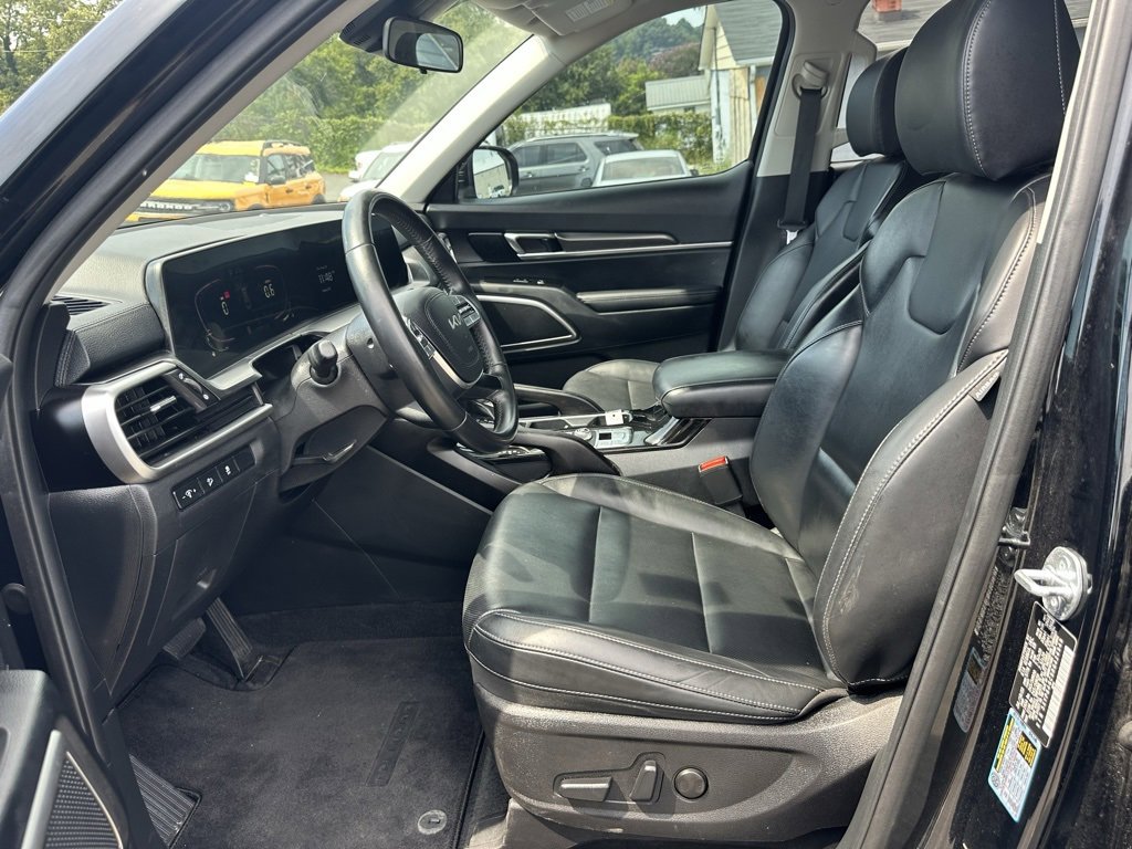 Used 2024 Kia Telluride S image 12